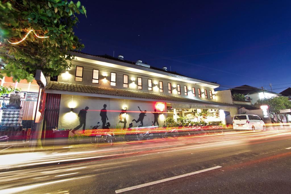 Kayun Hostel Legian Værelse billede