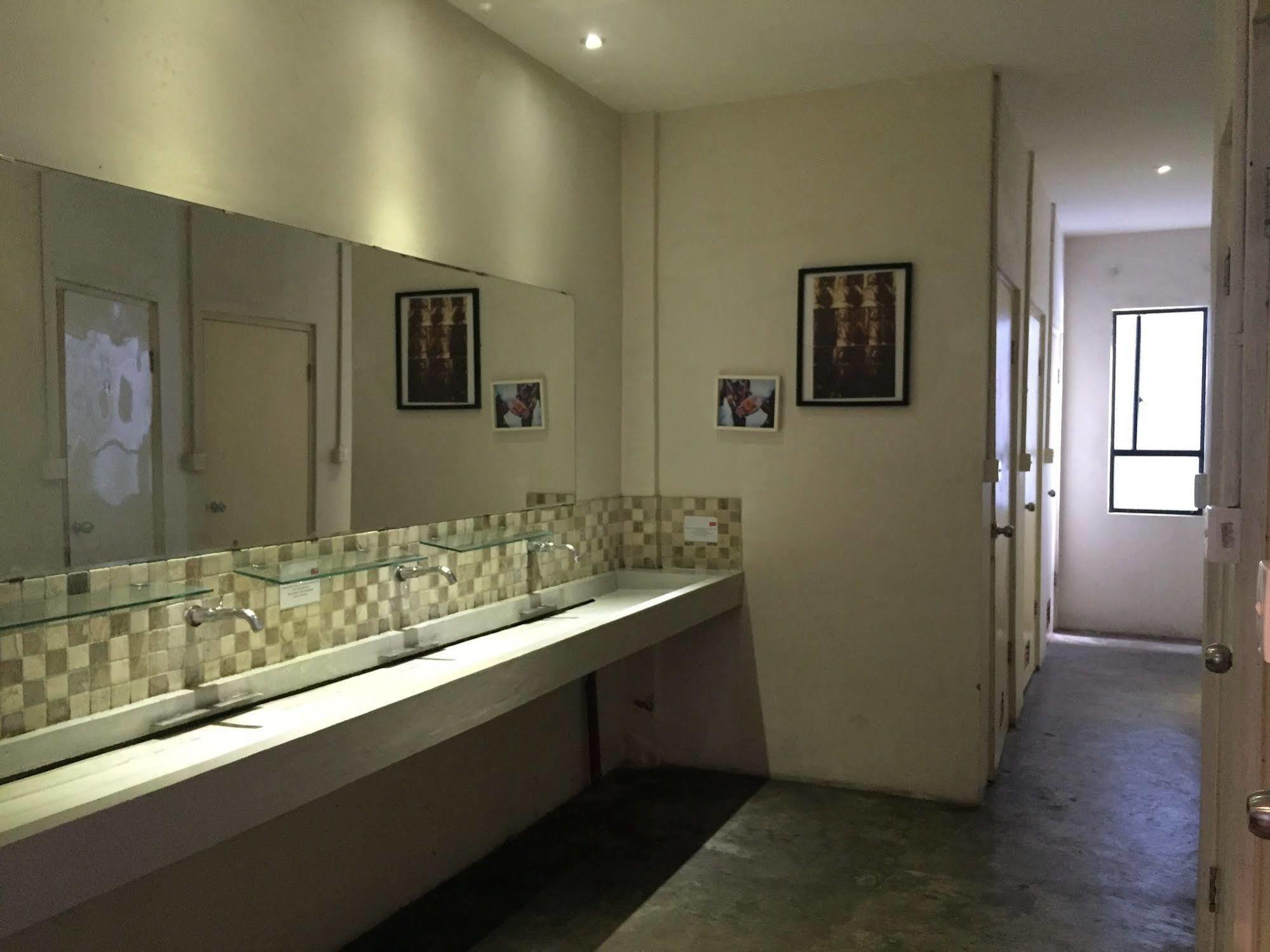 Kayun Hostel Legian Eksteriør billede