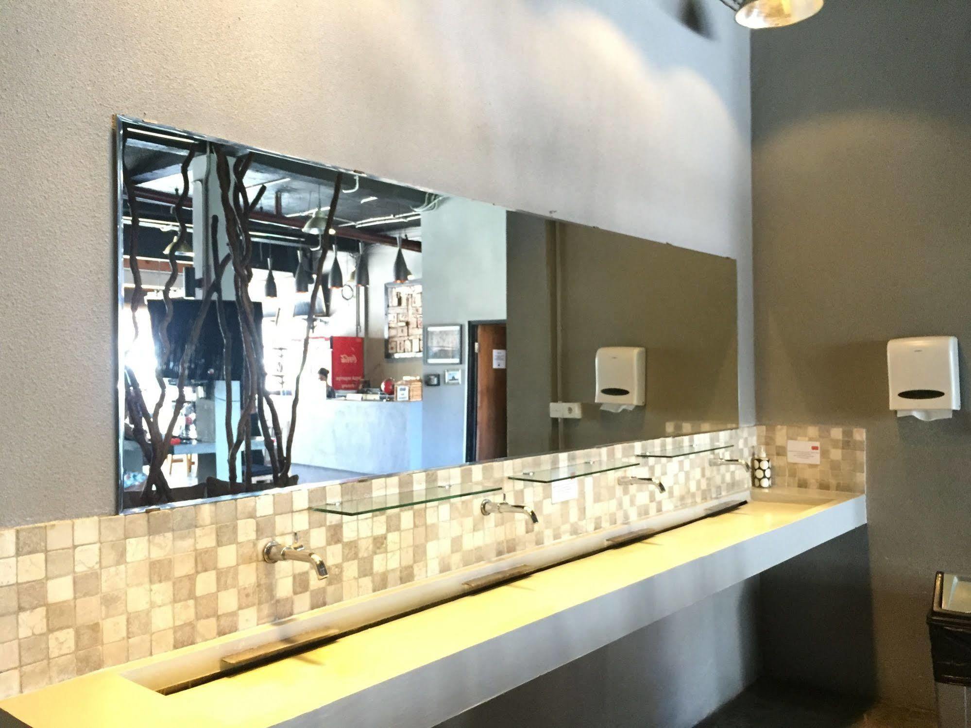 Kayun Hostel Legian Eksteriør billede