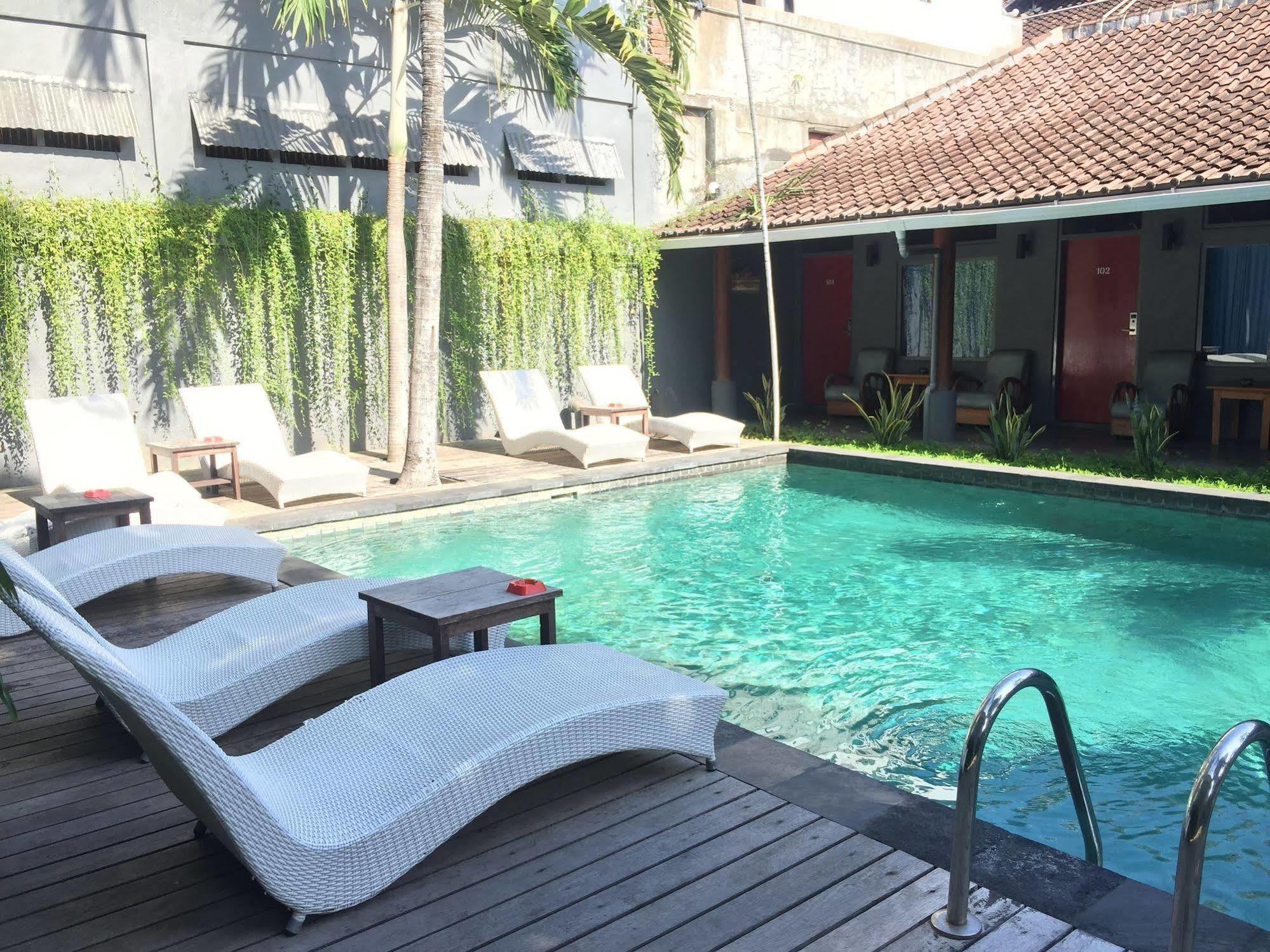 Kayun Hostel Legian Eksteriør billede